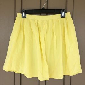🌻Old navy spring flowy mini yellow skirt size S/P